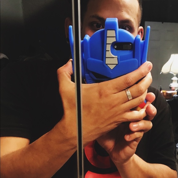 Meet your Posher, Luis - Picture 11 of 14